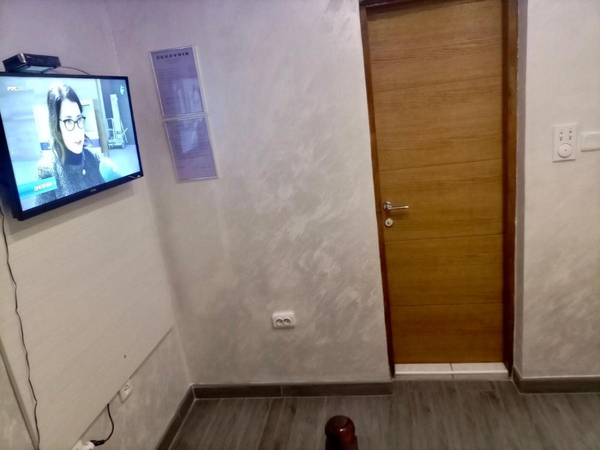Hostel Grof Mrcajevci Екстериор снимка